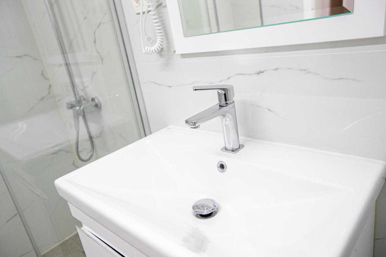 Queens Central Apartments أوهغيد المظهر الخارجي الصورة